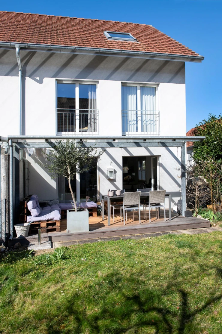 Eck-Reihenhaus in Reinach