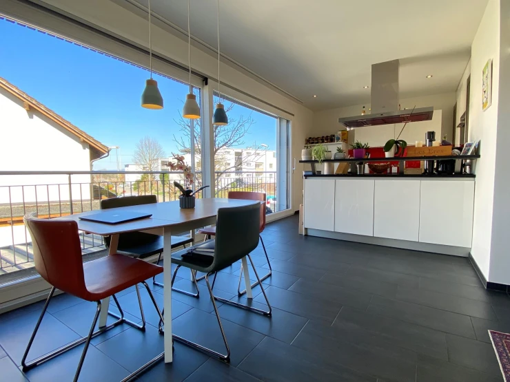 Maisonette-Attikawohnung mit Weitsicht in Zeiningen